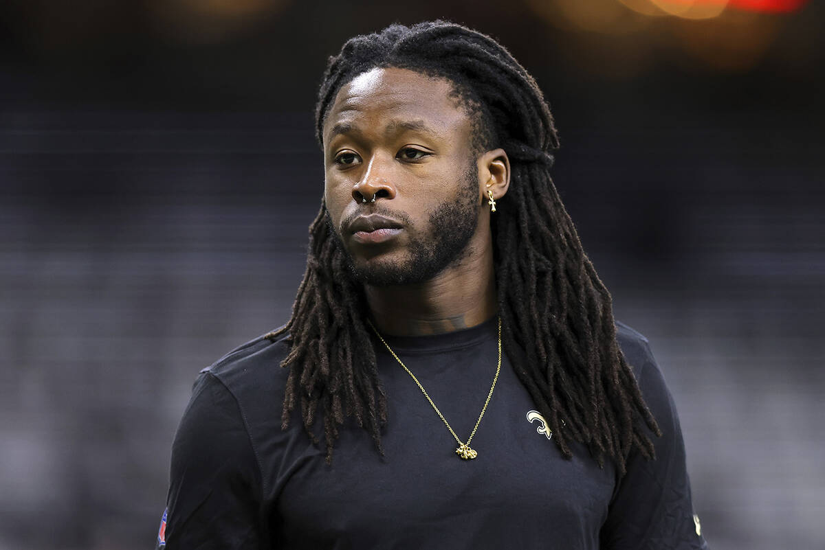 New Orleans Saints running back Alvin Kamara (41) warms up before an NFL football game against ...