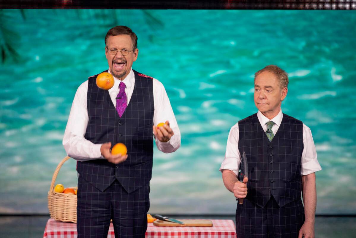 Penn & Teller: Fool Us -- “Penn & Teller Go For The Juggler”. (Jacob Kepler/The CW)