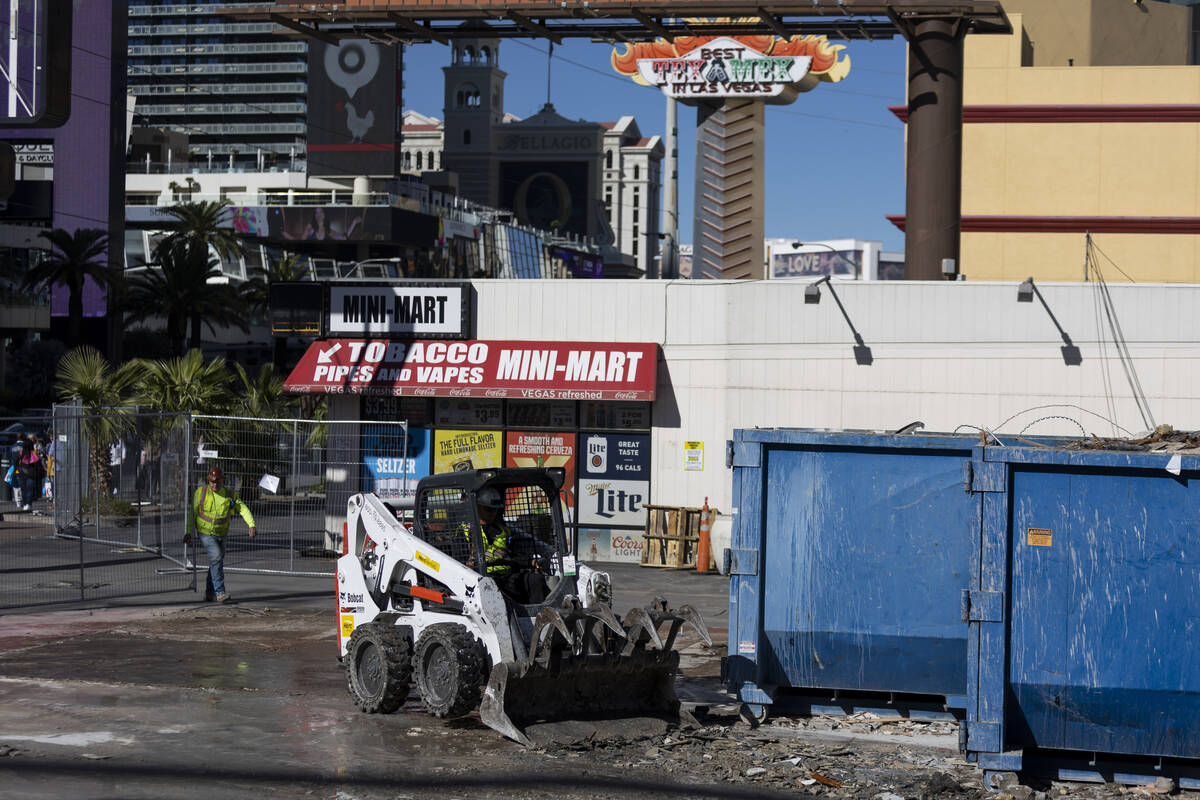 Demolition crews clean up the site of what used to be the Travelodge motel on the Strip, 3735 L ...