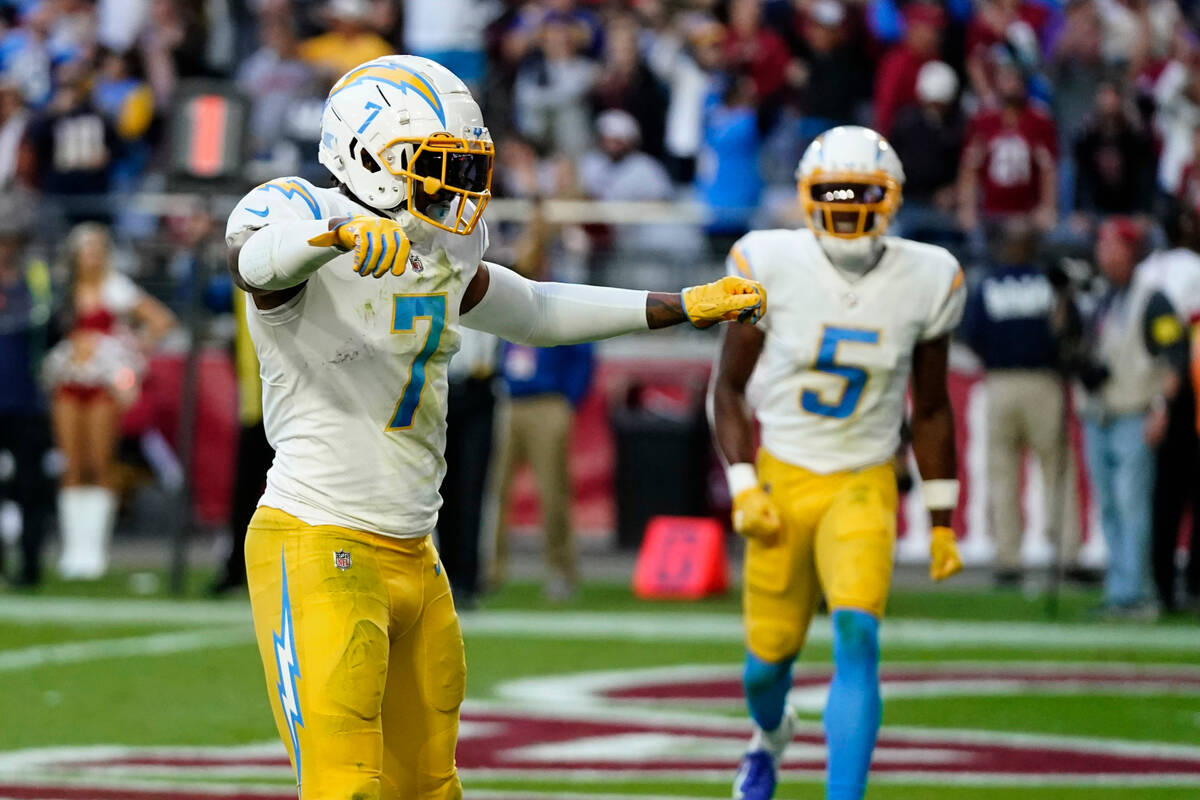 Los Angeles Chargers tight end Gerald Everett (7) celebrates his game-winning two-point convers ...