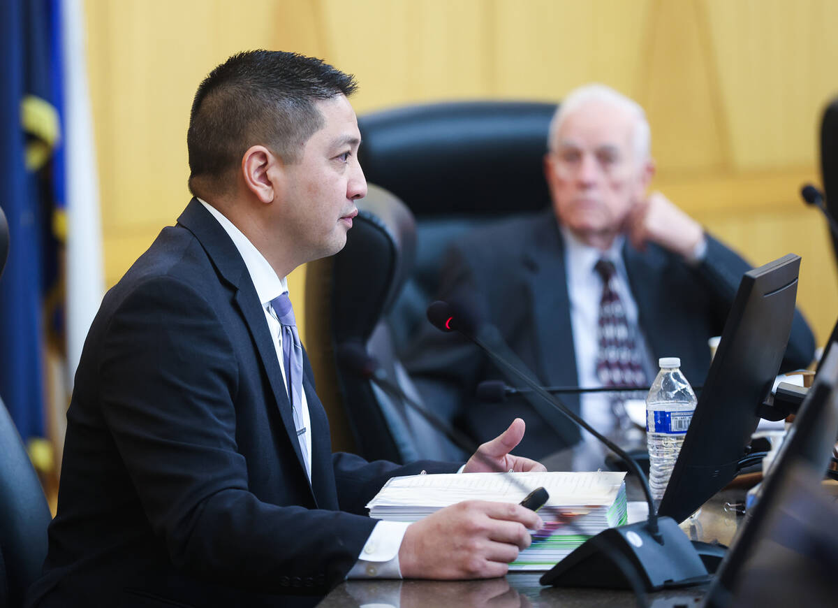 Las Vegas Metropolitan Police Department Detective Scott Mendoza speaks at a fact-finding revie ...