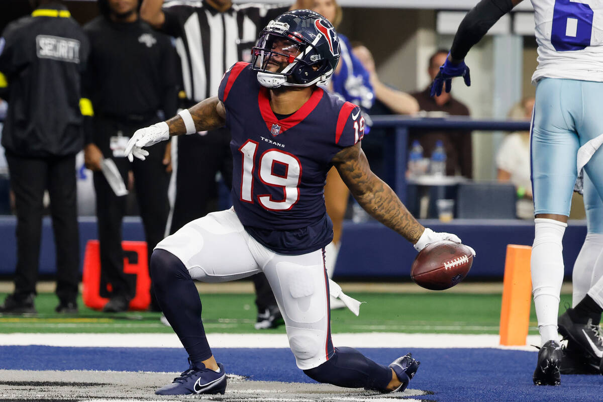 Houston Texans wide receiver Amari Rodgers (19) celebrates after a touchdown reception in the f ...