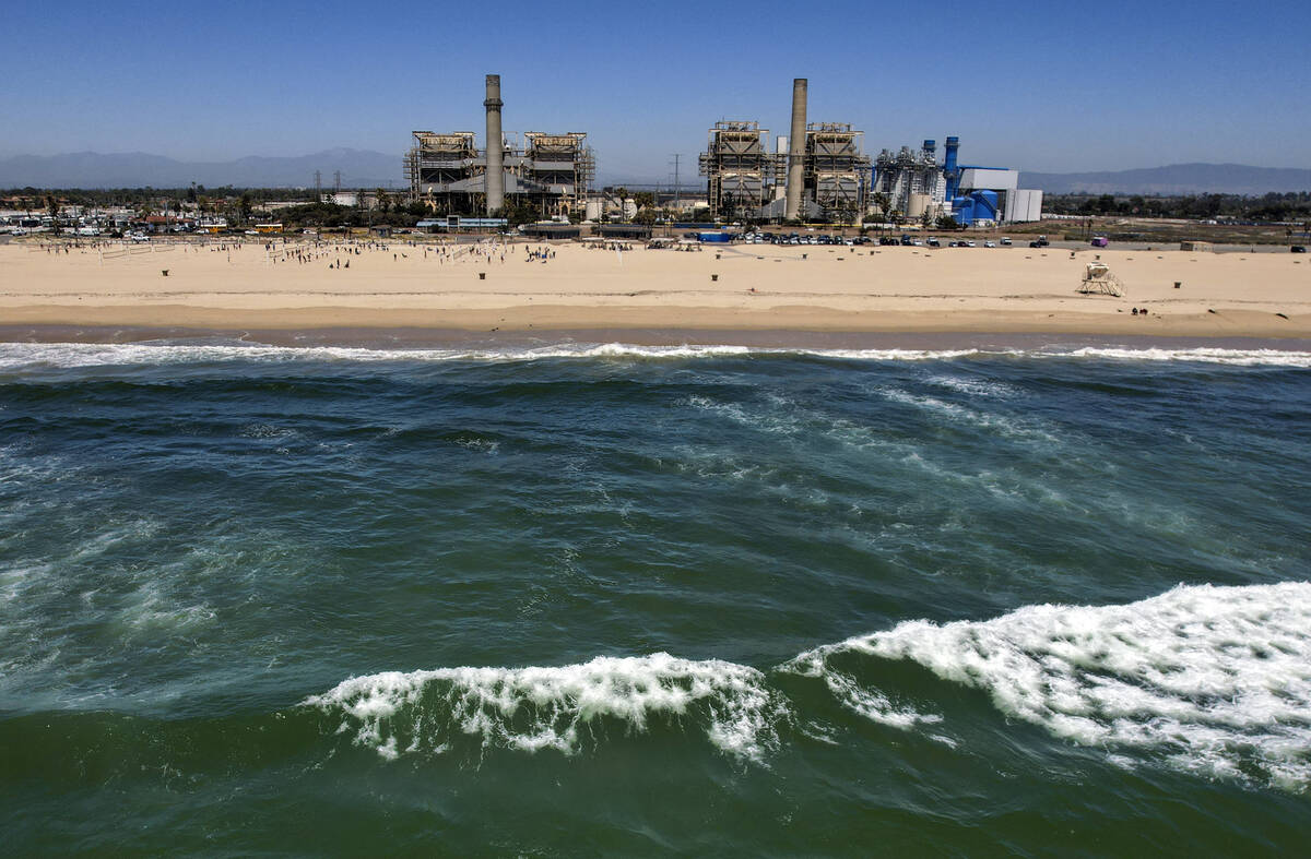 FILE - The AES Huntington Beach power plant along Pacific Coast Highway in Huntington Beach, Ca ...