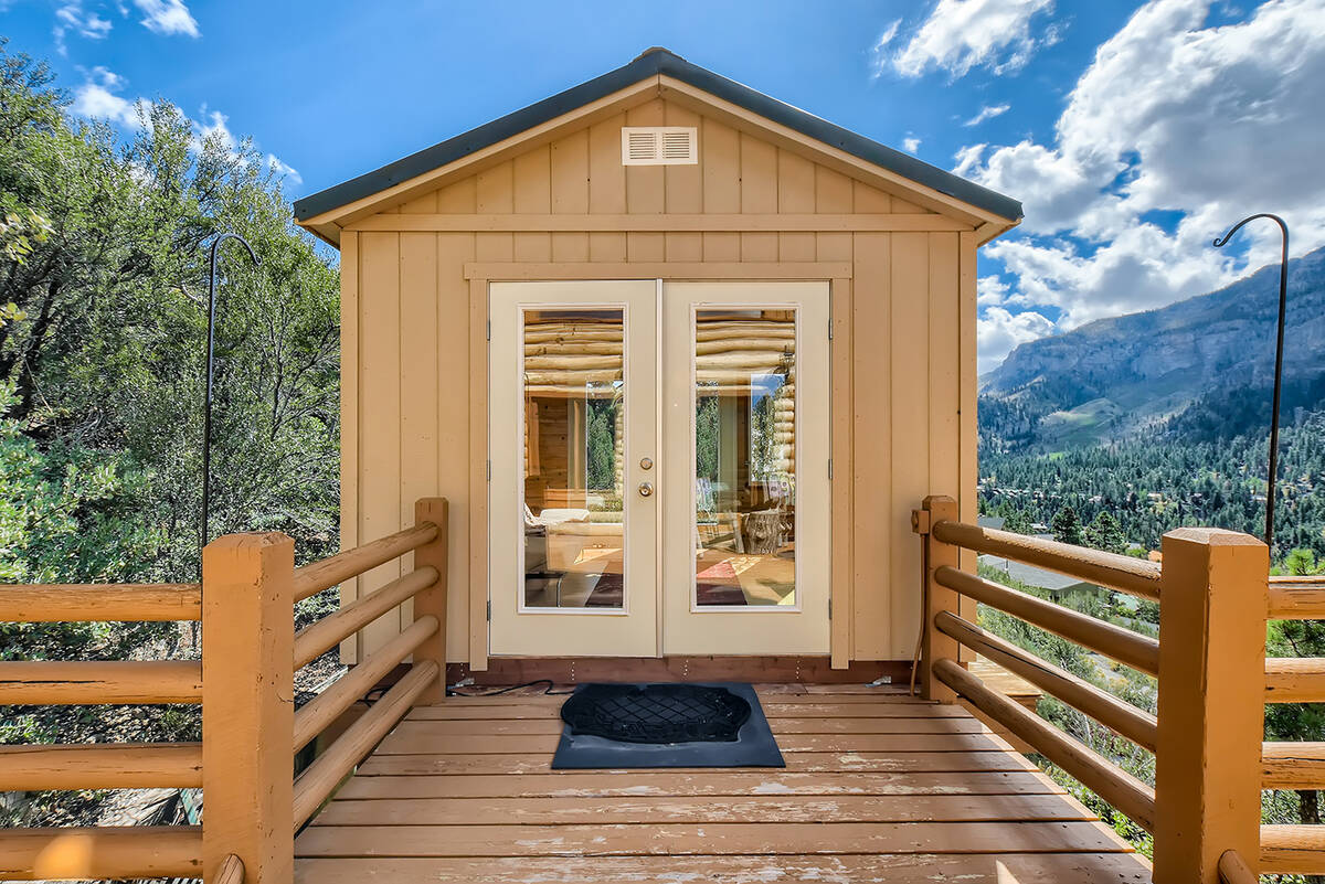 The studio. (Mt. Charleston Realty)