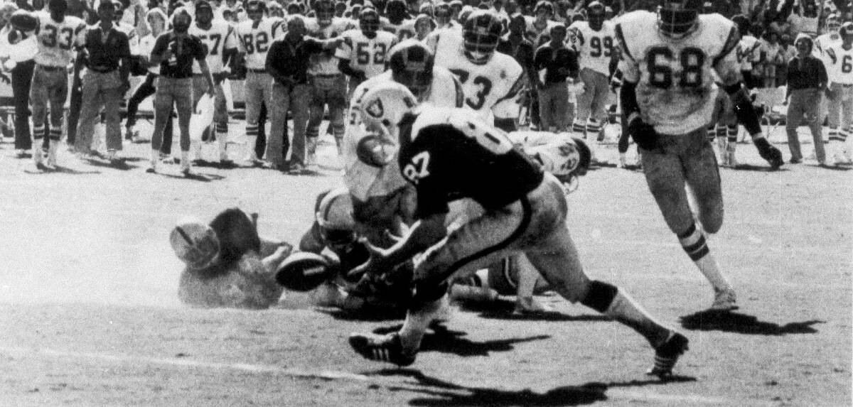 FILE - In this Sept. 10, 1078, file photo, in the final play of the game between the Oakland Ra ...