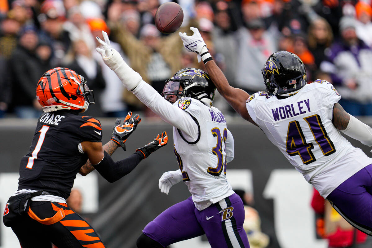 Baltimore Ravens cornerback Daryl Worley (41) breaks up a pass intended for Cincinnati Bengals ...