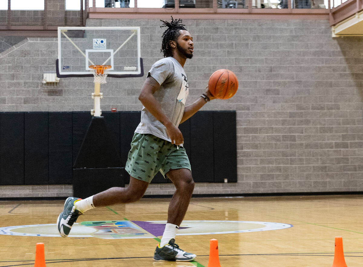 Former Coronado basketball standout Felix Reeves trains at Henderson Recreation Center, on Thur ...