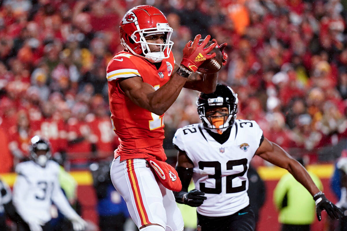 Kansas City Chiefs wide receiver Marquez Valdes-Scantling (11) makes a touchdown catch against ...