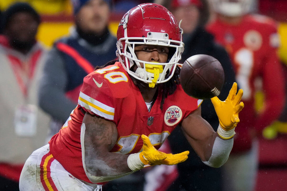 Kansas City Chiefs running back Isiah Pacheco (10) makes the catch against the Jacksonville Jag ...