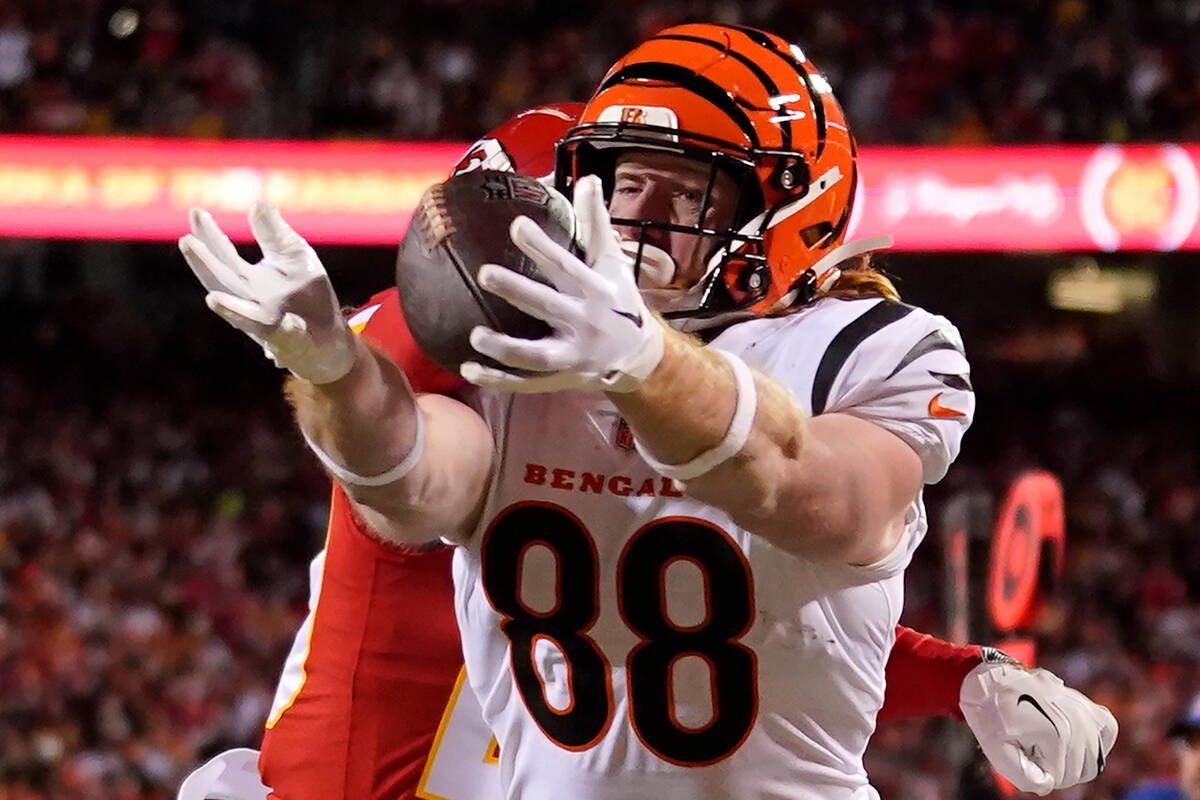 Cincinnati Bengals tight end Hayden Hurst (88) misses the catch against Kansas City Chiefs safe ...