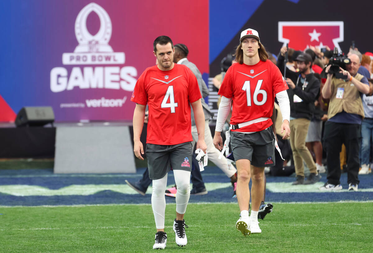 Las Vegas Raiders quarterback Derek Carr (4) and Jacksonville Jaguars quarterback Trevor Lawren ...