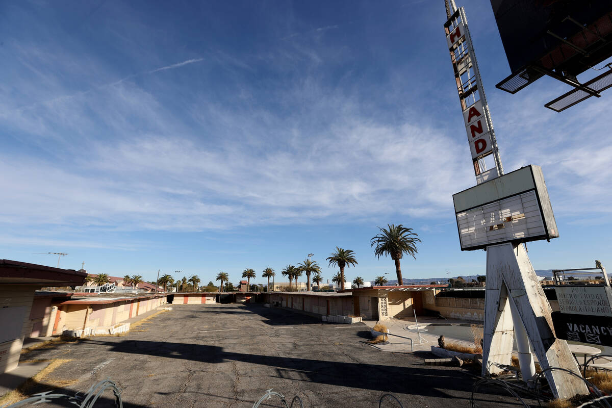 The boarded-up White Sands Motel at 3889 Las Vegas Blvd. on the south Strip Monday, Jan. 11, 20 ...