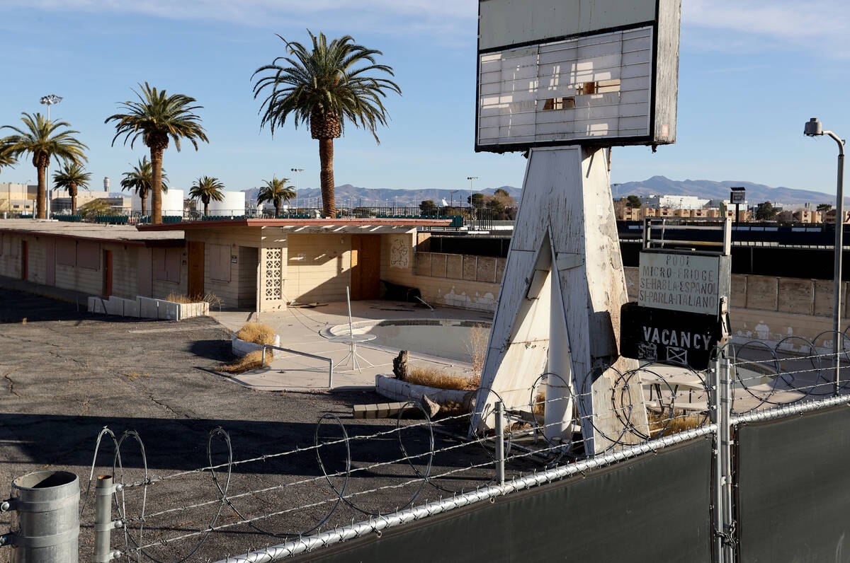 The boarded-up White Sands Motel at 3889 Las Vegas Blvd. on the south Strip Monday, Jan. 11, 20 ...