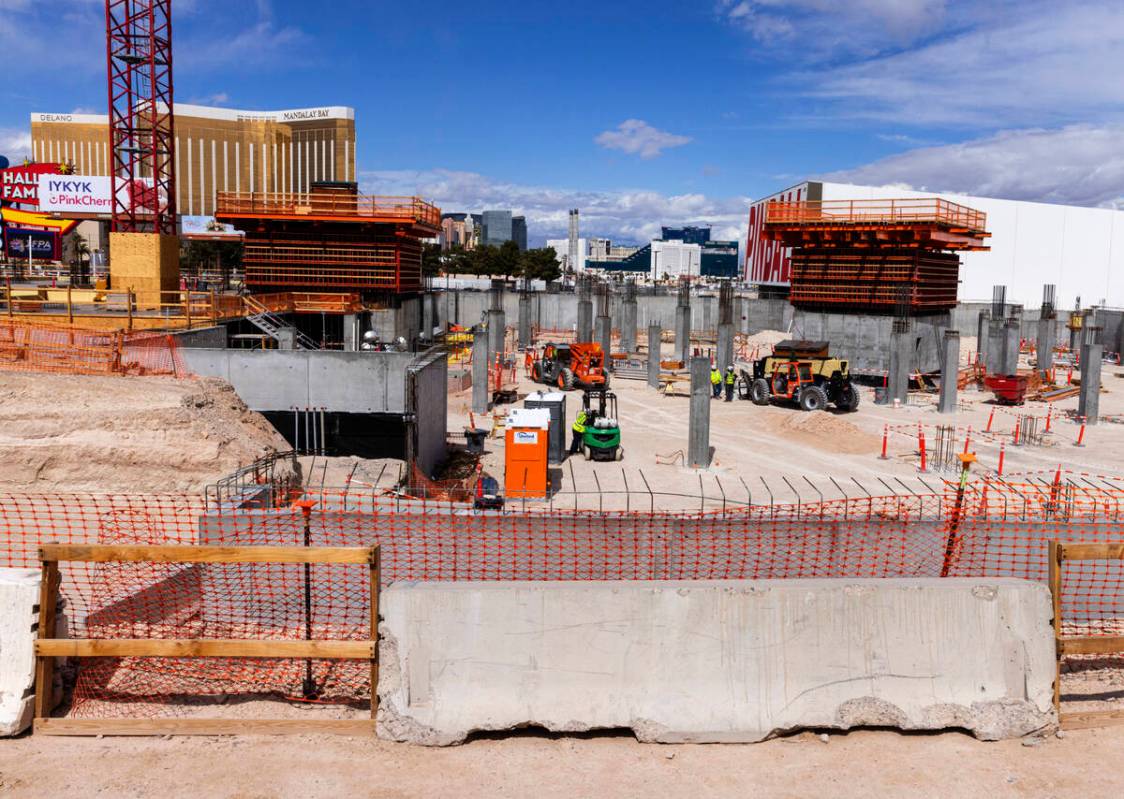 Construction is underway for the Dream Las Vegas hotel-casino at 5051 Las Vegas Blvd. South, on ...