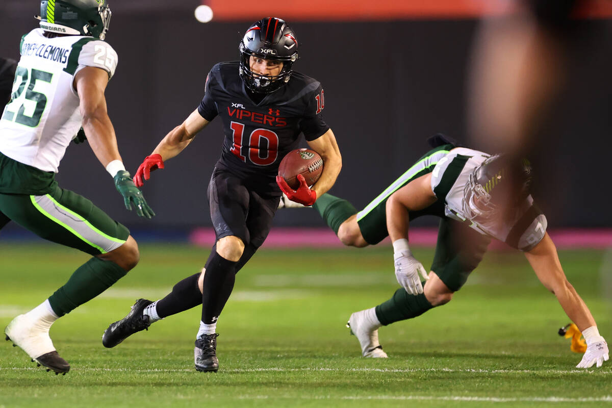 Vegas Vipers wide receiver Mathew Sexton (10) runs the ball against the Orlando Guardians durin ...