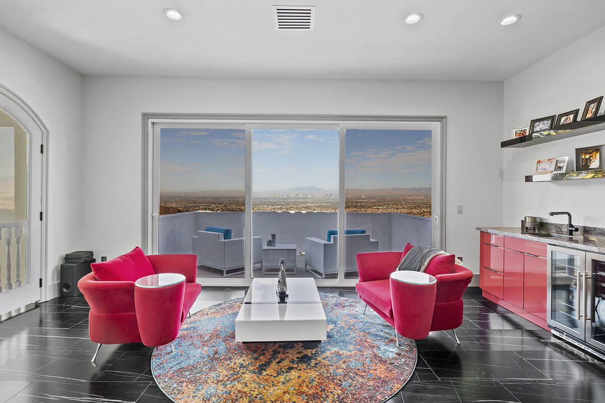 A sitting area in the master suite. (Aeon Jones, AVIA Media Group)