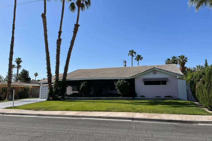 The midcentury modern homes in the Beverly Green neighborhood were constructed in the 1950s and ...