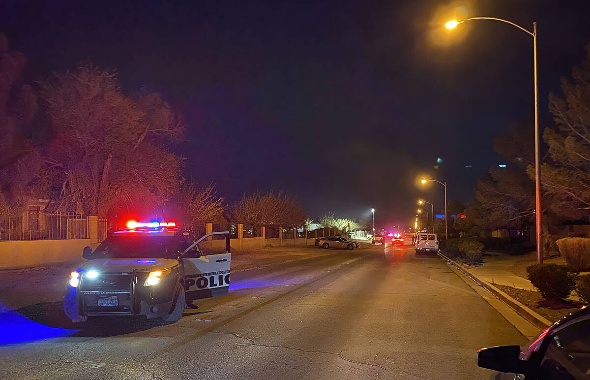 Las Vegas police investigate a homicide on the 600 block of East Hammer Lane on Saturday, April ...