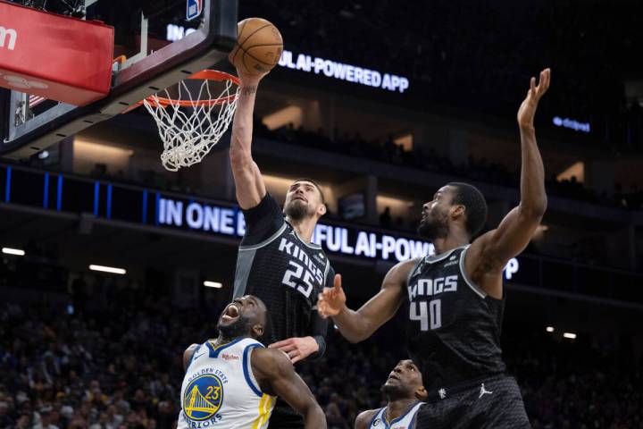 Golden State Warriors forward Draymond Green (23) reacts after his shot was blocked by Sacramen ...