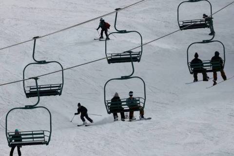Skiers and snowboarders ride the lifts at Lee Canyon on Dec. 26, 2022. (Chitose Suzuki/Las Vega ...