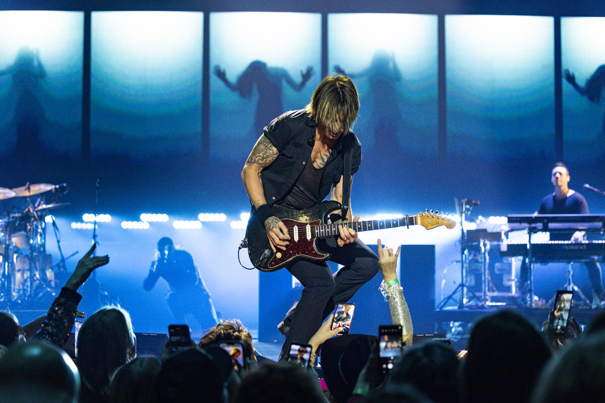 Keith Urban performs at Planet Hollywood Resort. (John Shearer)