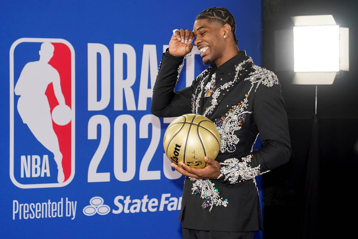 Scoot Henderson arrives at Barclays Center before the NBA basketball draft, Thursday, June 22, ...