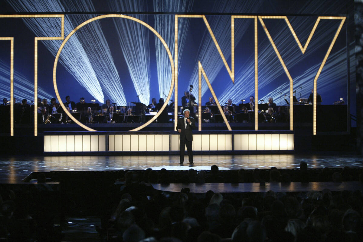 FILE - Singer Tony Bennett performs during the 58th Annual Tony Awards Sunday, June 6, 2004, at ...