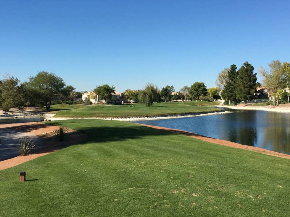 The 14th hole at Painted Desert. (Greg Robertson/Las Vegas Review-Journal)