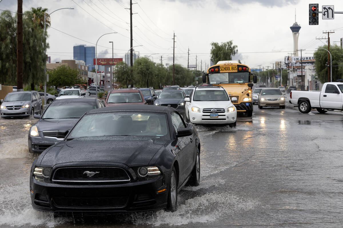 Traffic moves down East Sahara Avenue at South Eastern Avenue on Friday, Sept. 1, 2023, in Las ...