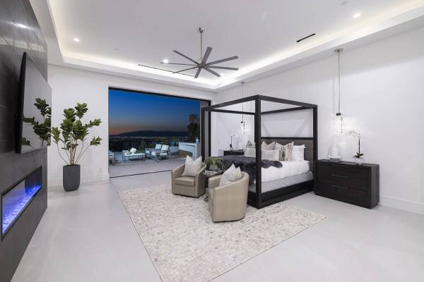 Master bedroom. (Douglas Elliman Las Vegas)