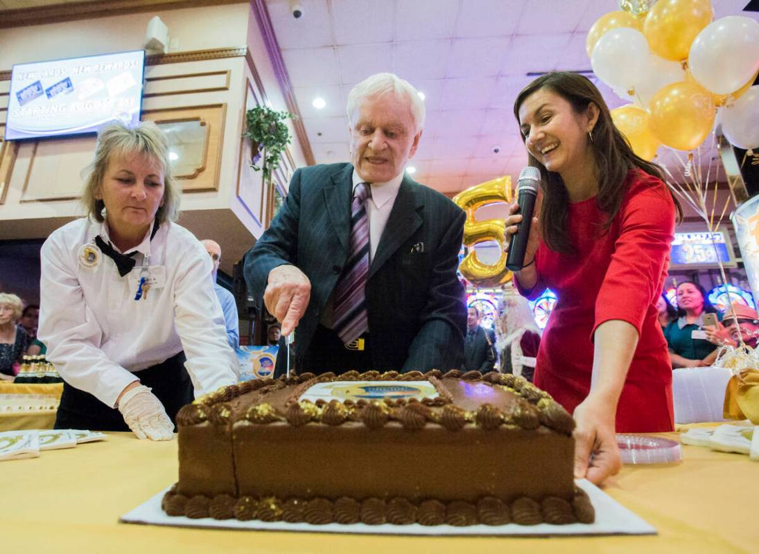 Riverside Resort employee Babette Bartels, left, and marketing manager Diana Fuchs assist owner ...