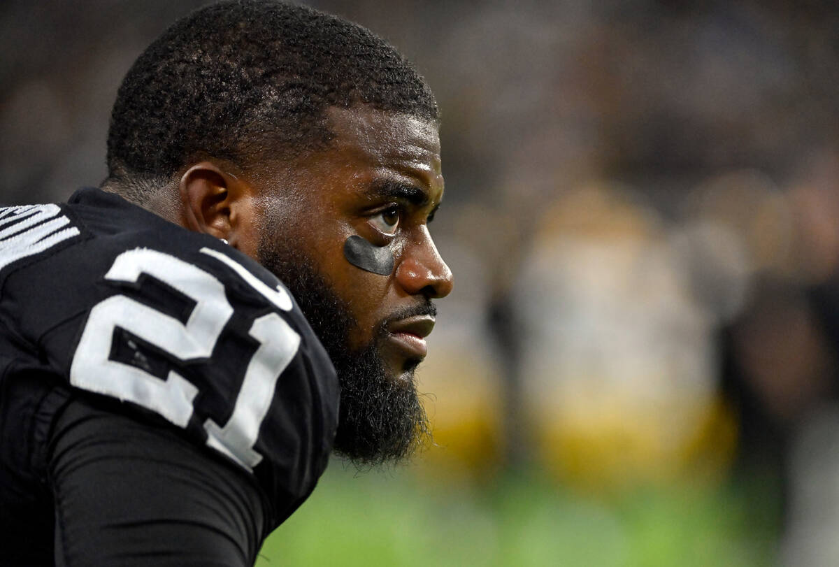 Las Vegas Raiders cornerback Amik Robertson (21) warms up before an NFL football game against t ...