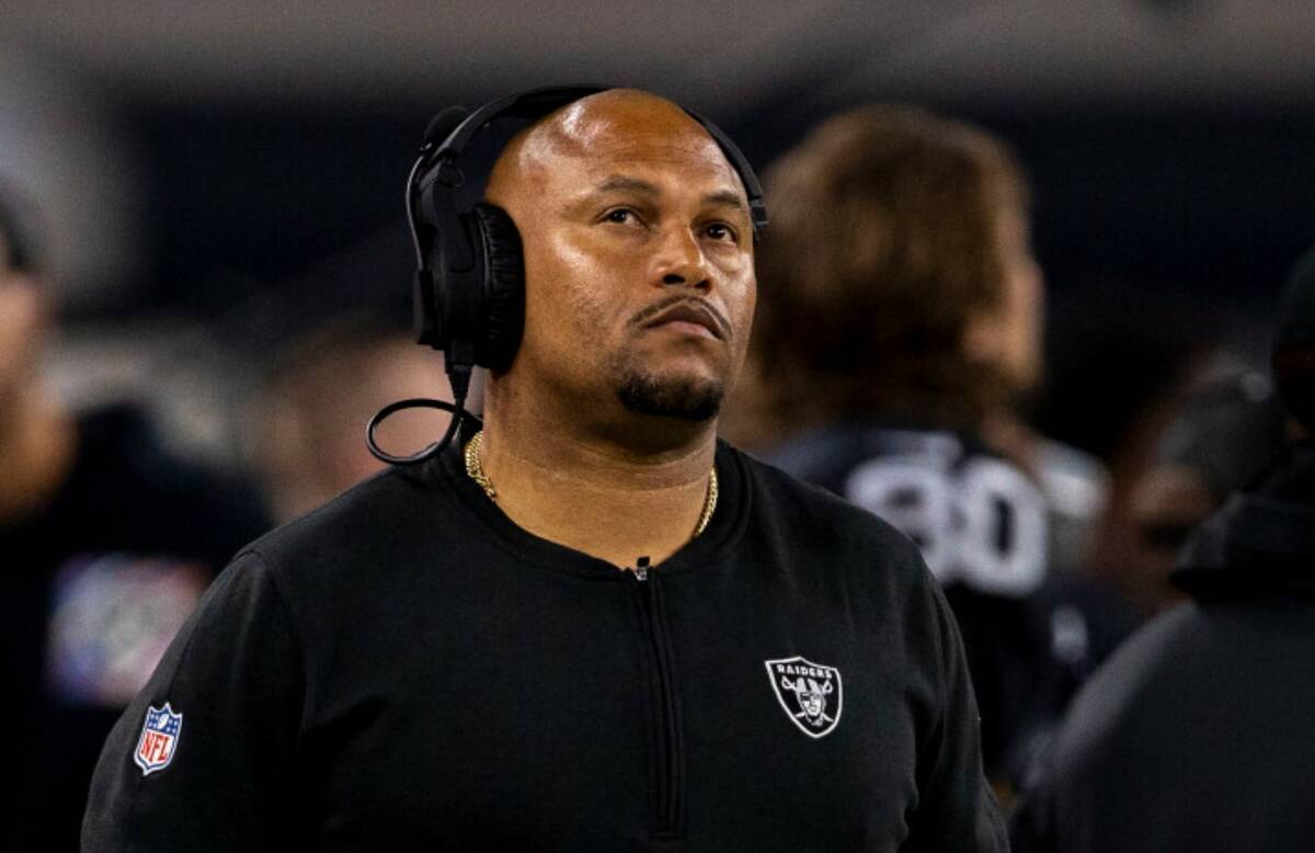 Raiders linebackers coach Antonio Pierce on the sideline during the second half an NFL game on ...