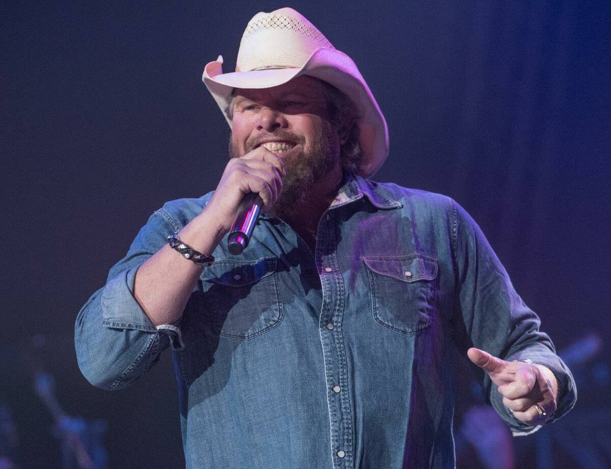 Toby Keith headlines MGM Grand Garden Arena on Friday, Dec. 9, 2016, in Las Vegas. (Tom Donoghue)