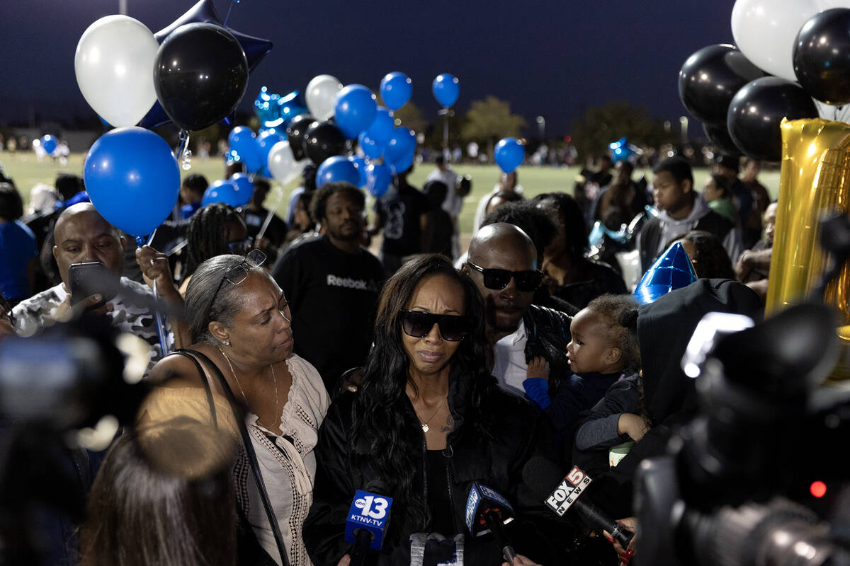 Maureisha Johnson, center, mother of Se’Mauri Norris-Johnson, and grandmother LaVette An ...