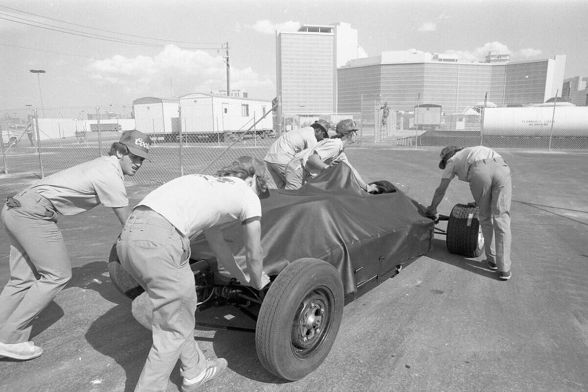 Crews prepare for the first Caesars Palace Grand Prix in October 1981. (Las Vegas Review-Journal)