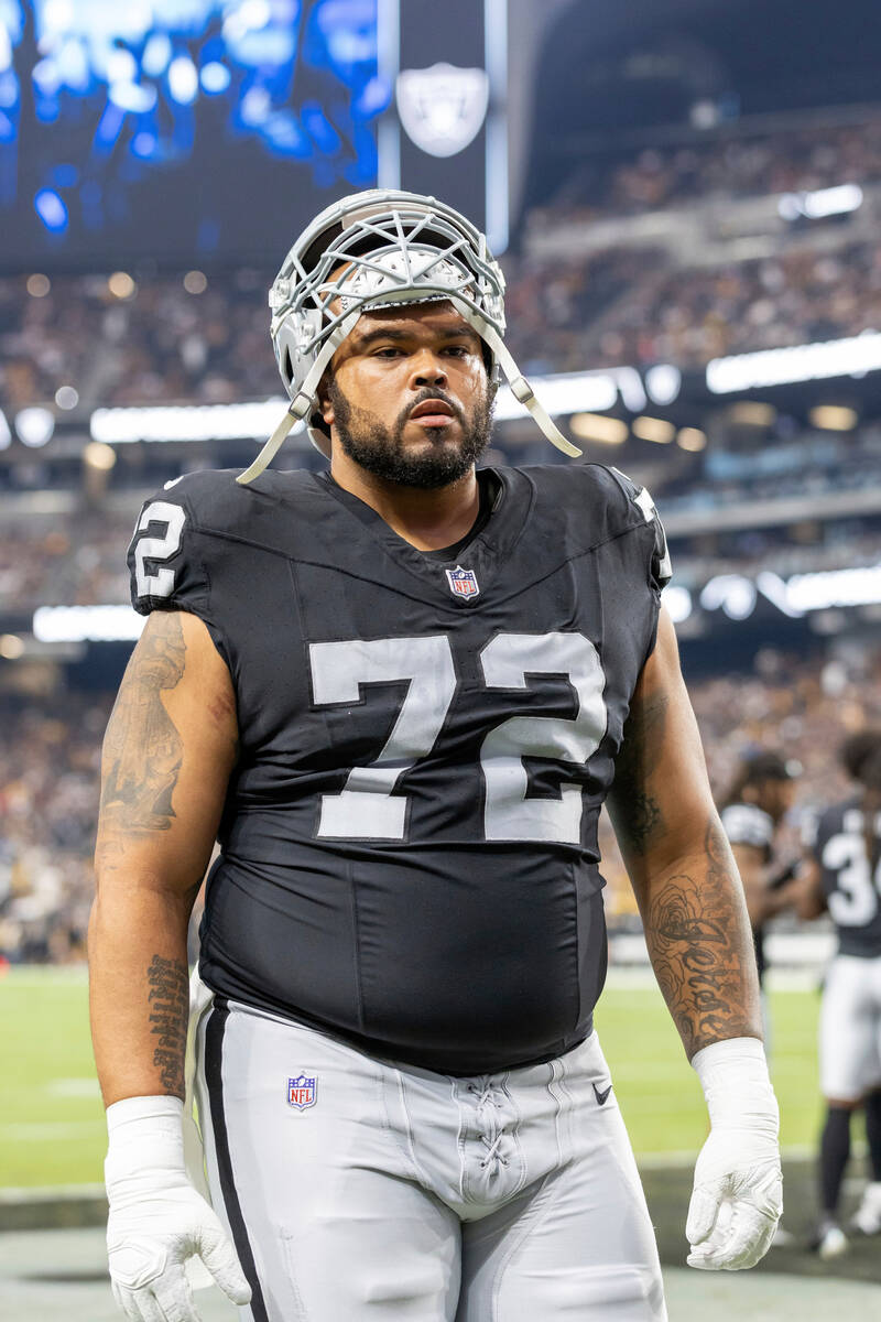 Las Vegas Raiders tackle Jermaine Eluemunor (72) before playing against the Pittsburgh Steelers ...