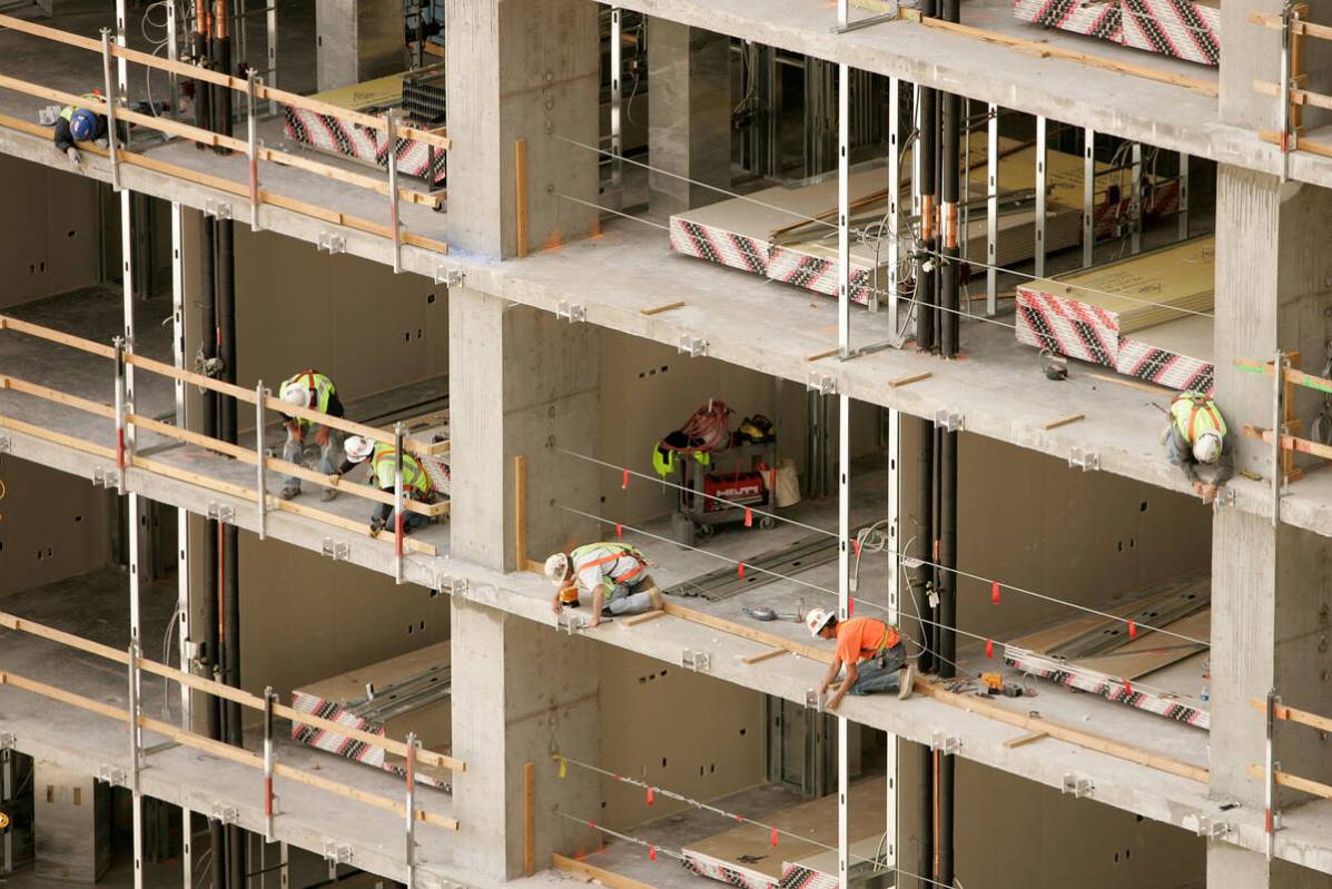 Crews work on the Fontainebleau hotel-casino on April 8, 2008. (Las Vegas Review-Journal file)