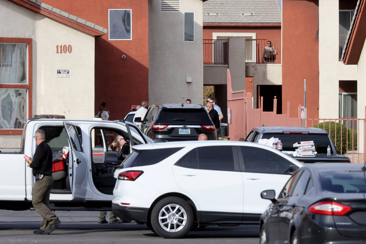 Las Vegas police investigate on Monroe Avenue near Ivy Lane Thursday, Nov. 30, 2023. (K.M. Cann ...