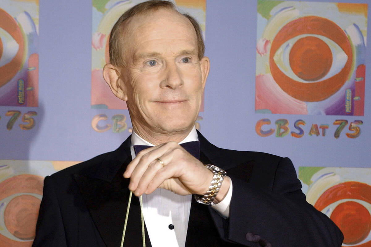 Tom Smothers does yo-yo tricks during arrivals at CBS's 75th anniversary celebration Sunday, No ...