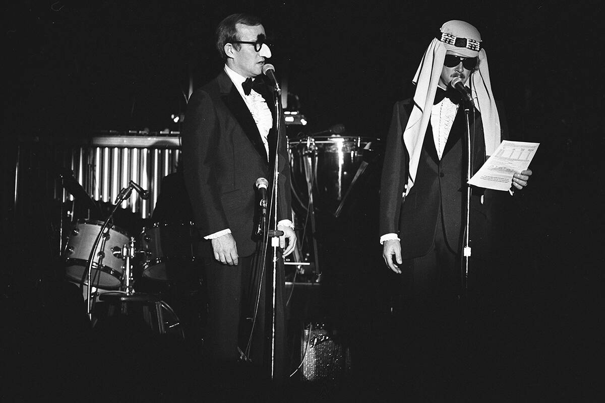 The Smothers Brothers on stage at the Riviera on May 1, 1975. (David Lees/Las Vegas News Bureau)