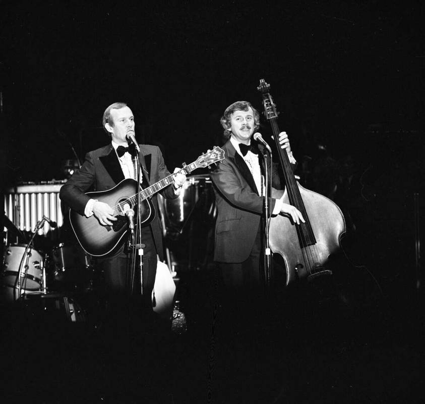 The Smothers Brothers on stage at the Riviera on May 1, 1975. (David Lees/Las Vegas News Bureau)