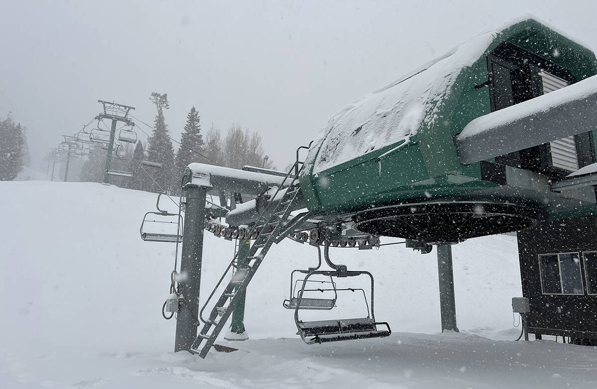 The first snowstorm of the winter dropped 16 inches of snow at Lee Canyon on Wednesday, Jan. 3, ...