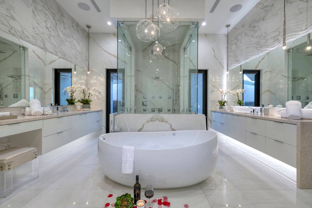 Master bath. (Douglas Elliman of Nevada)