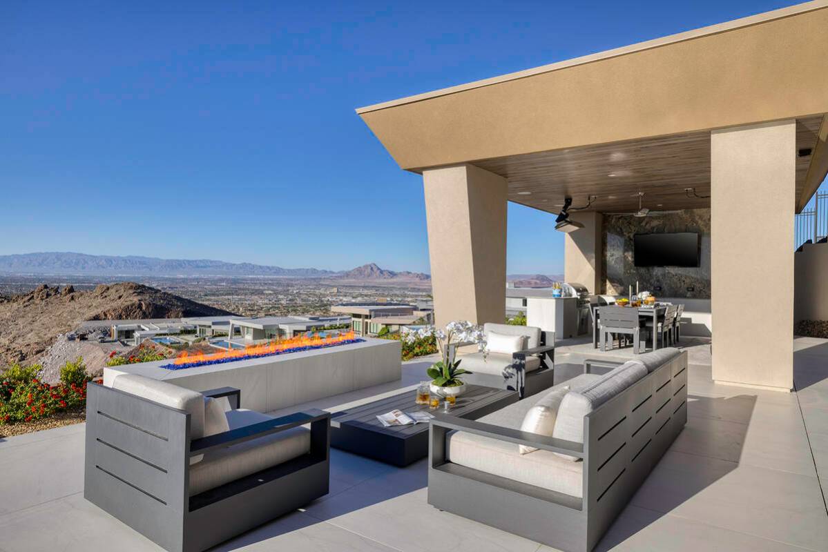 Upper balcony. (Douglas Elliman of Nevada )