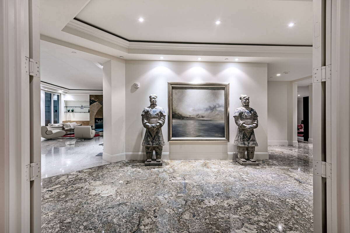 The $5.5 million penthouse at Turnberry Place sold Dec. 15. (Award Realty)