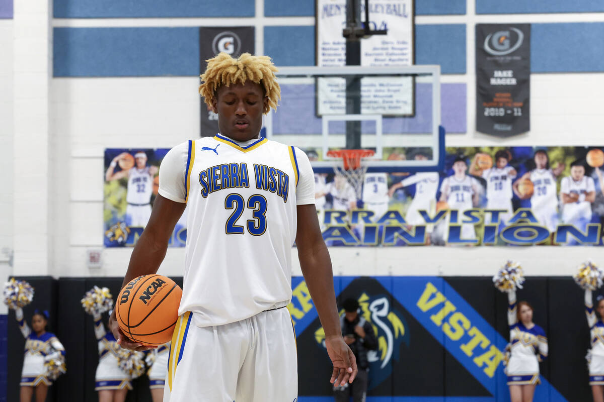 Sierra Vista forward Anliante Smith (23) takes a deep breath before shooting a free throw durin ...