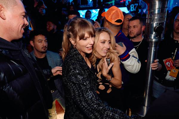 Taylor Swift and Brittany Mahomes at XS Nightclub. (Mike Kirschbaum/Wynn Las Vegas)