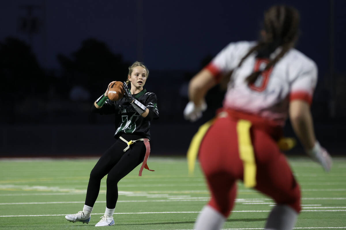 Palo Verde’s Samantha Manzo (26) looks to pass during a Class 5A state quarterfinal flag ...