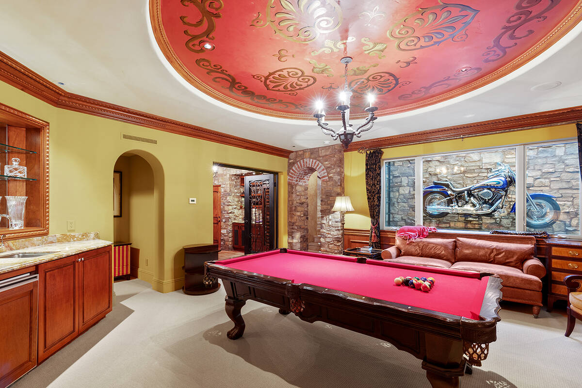 The game room. (IS Luxury)